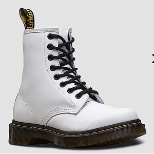 NWT Dr. Martens 1460 Softy T Leather Lace Up Boots